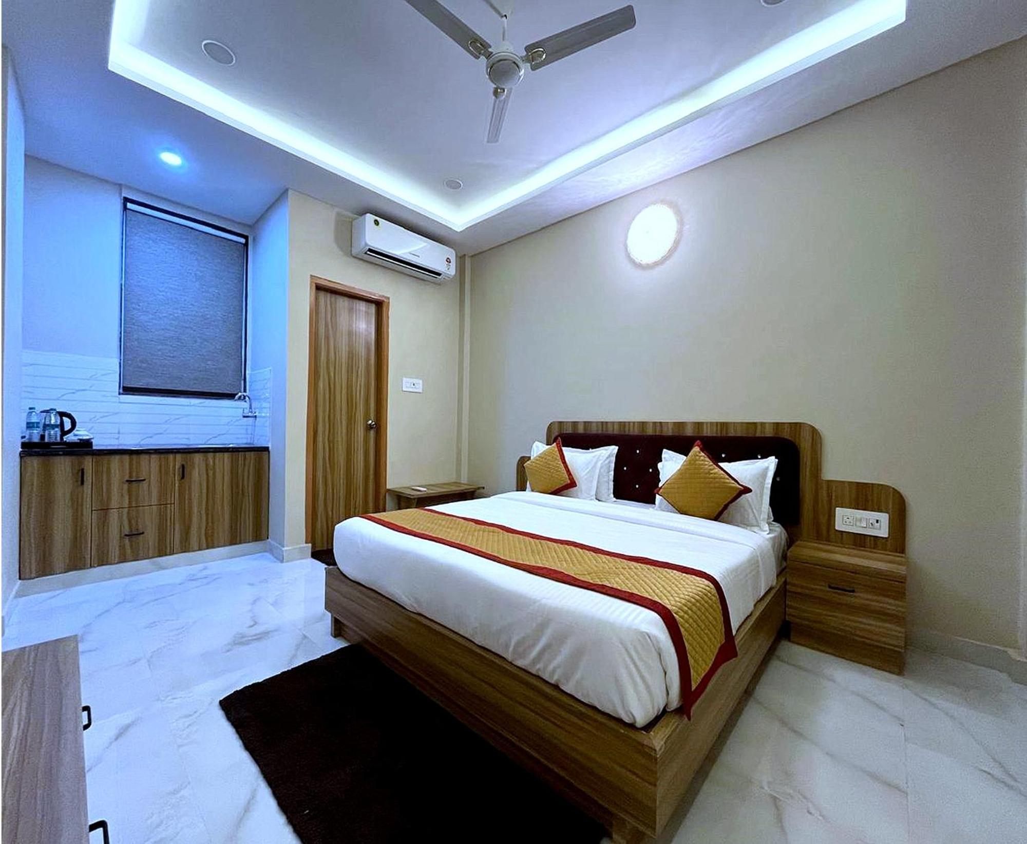 Hotel Vrinda Niddhivan ! Fully Ac, Prem Mandir At Walking Distance ! Just Near The Iskcon Temple Вріндаван Екстер'єр фото