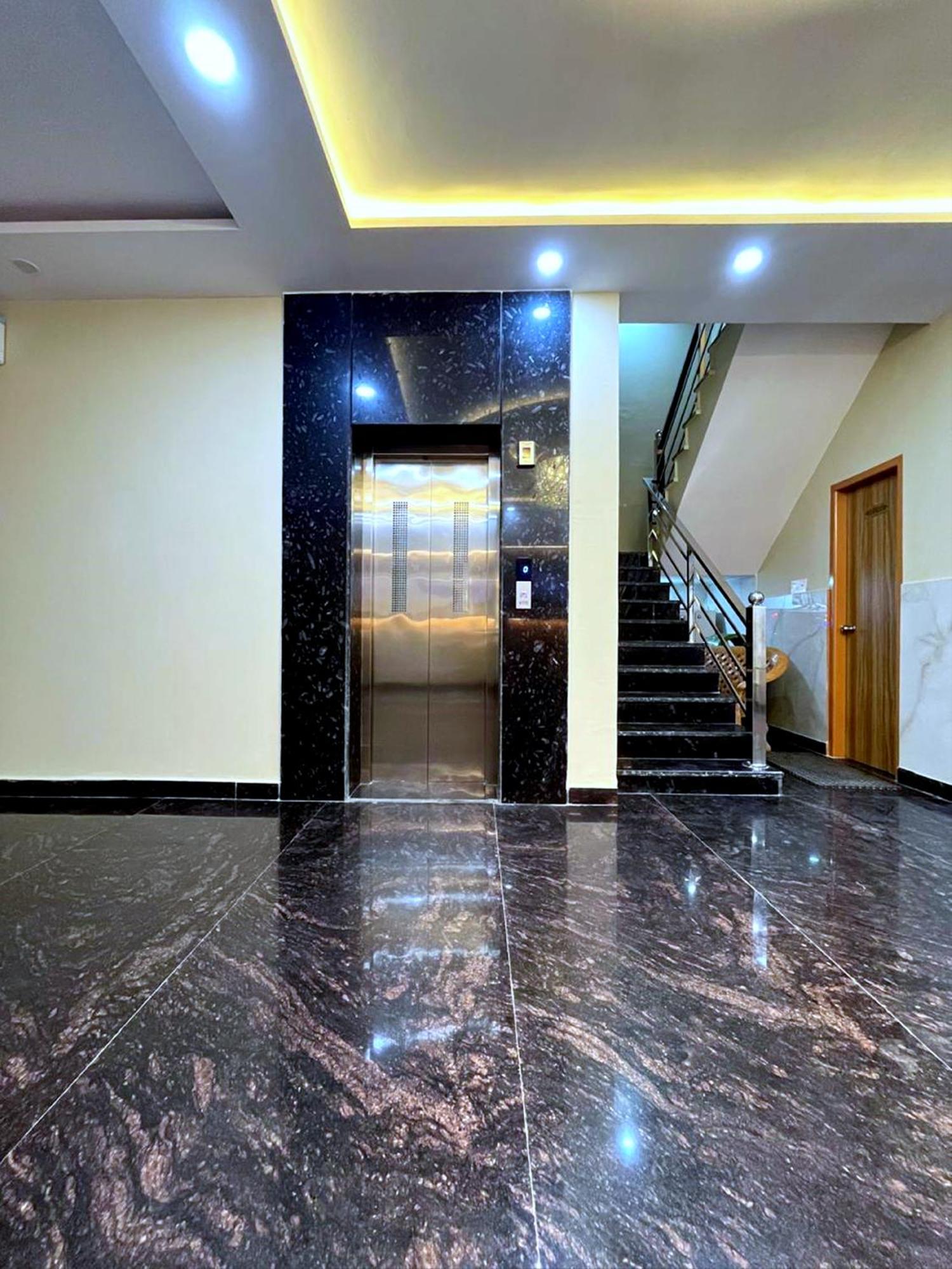 Hotel Vrinda Niddhivan ! Fully Ac, Prem Mandir At Walking Distance ! Just Near The Iskcon Temple Вріндаван Екстер'єр фото